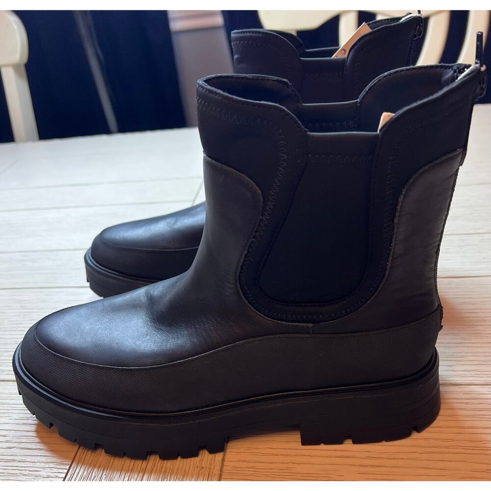 NWT Lucky brand ladies Chelsea waterproof black leather pull on ankle boots. 9.5